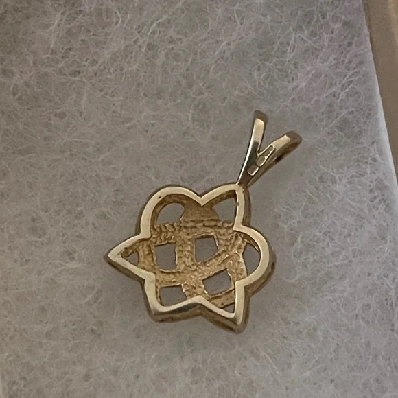 💛HP💛Vintage 14k Gold Celtic pendant - Picture 7 of 11
